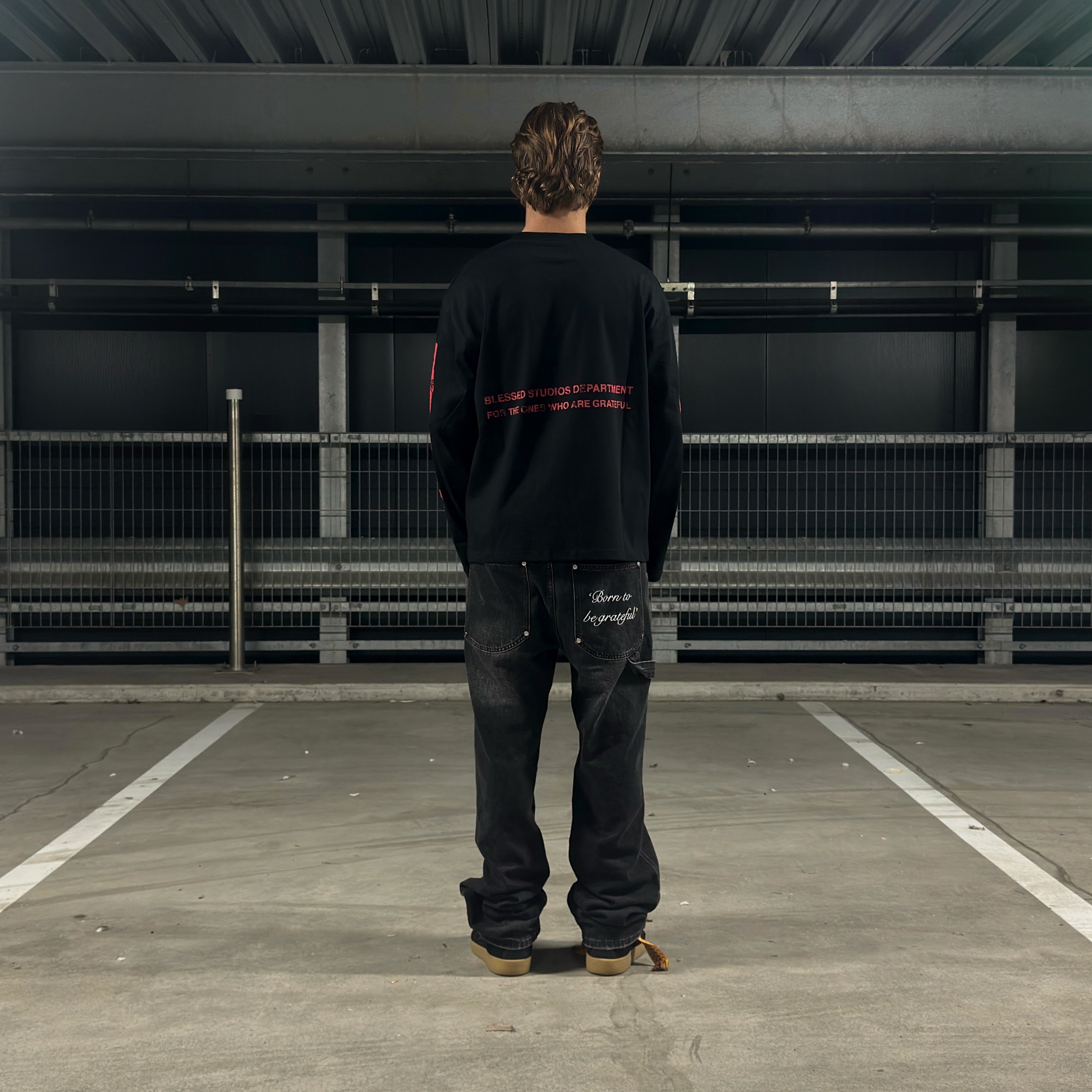 RED FLOWER LONG SLEEVE - BLACK