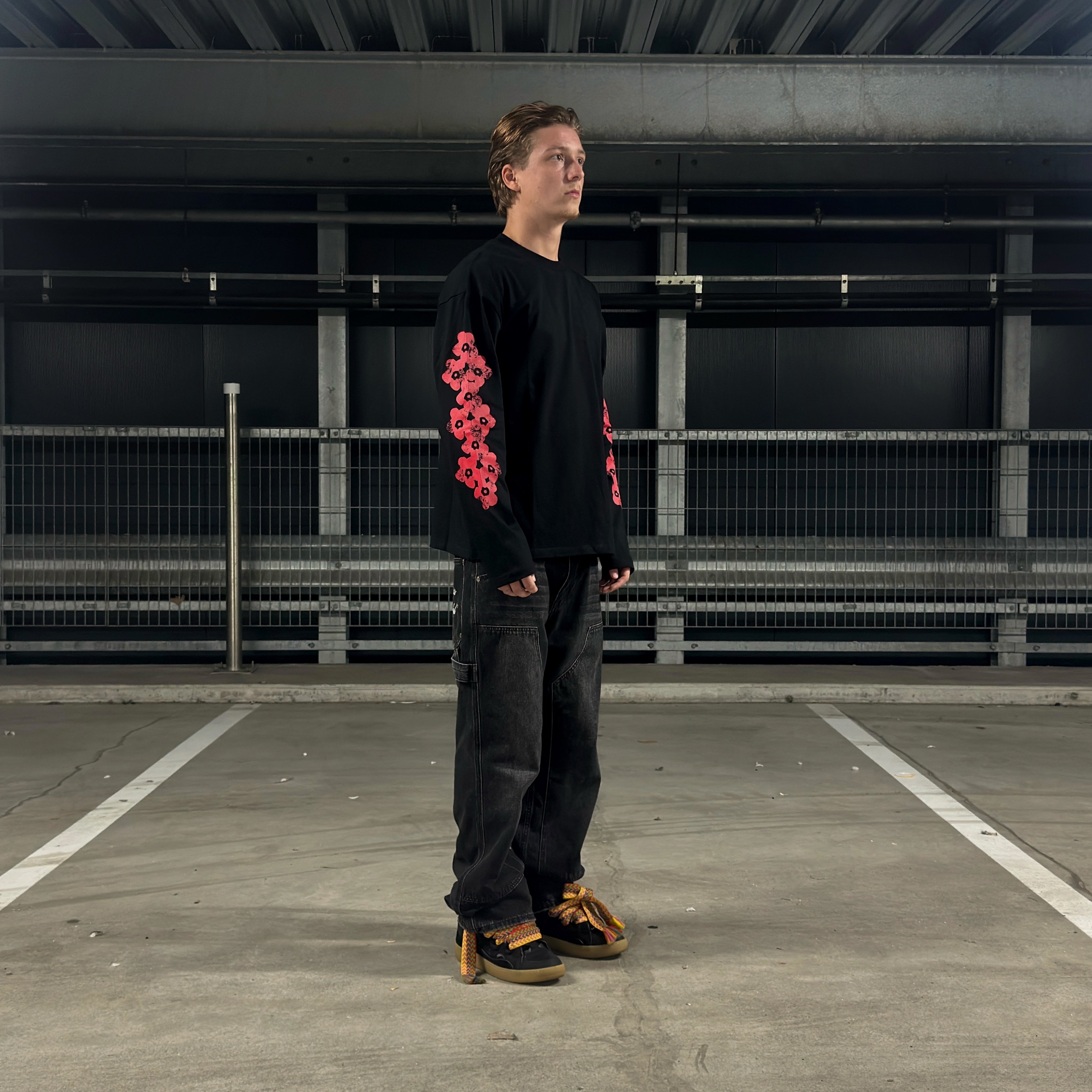 RED FLOWER LONG SLEEVE - BLACK